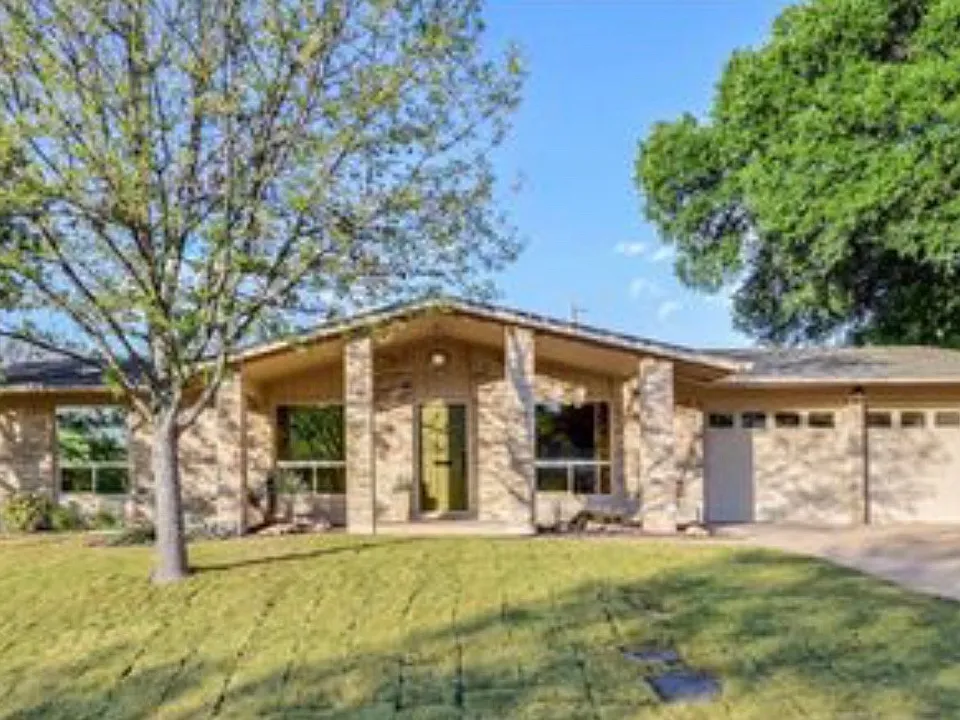 2504 Deerfoot Trl