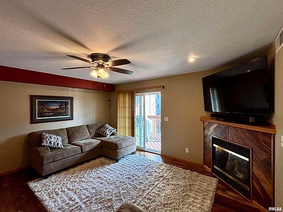 3rd image of 121 E Price St Unit 201
