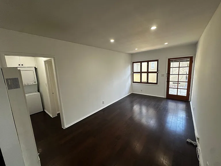 1177 N Hoover St #3/4 — Photo 12