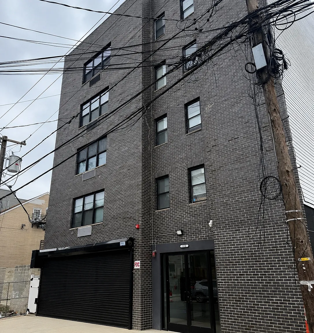 1 bed, $1,718 — Photo 1