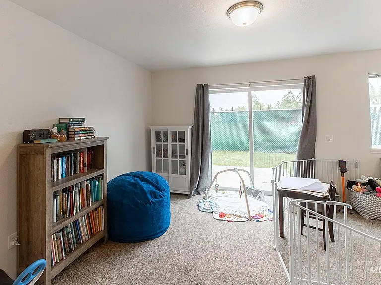 606 606/608 N Mountain View Rd — Photo 8