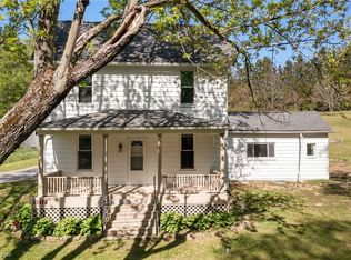 5512 Jimtown Rd, East Palestine, OH 44413