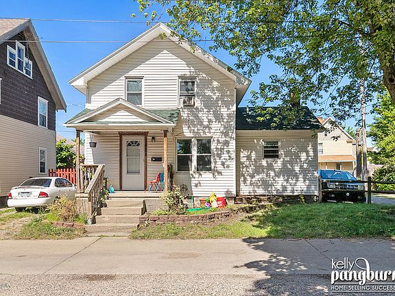 5th image of 421 Marion Pl NW