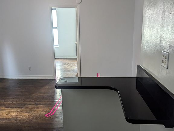 3rd image of 627 E 9th St #3A