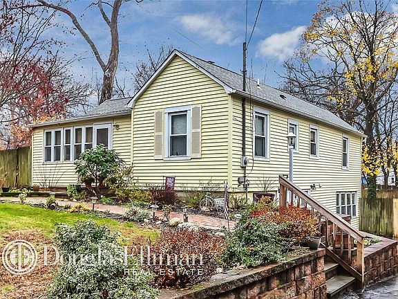 2nd image of 9 Hollis Pl