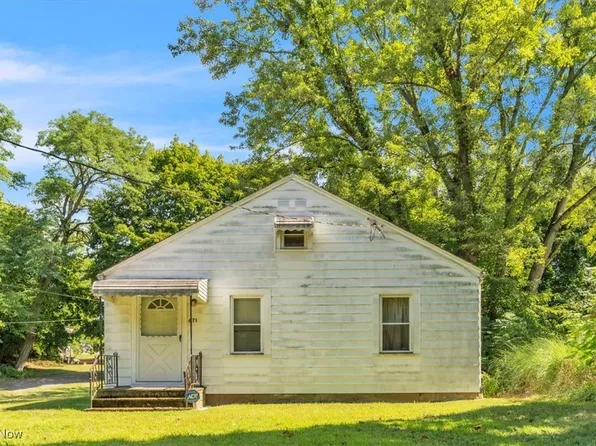 671 Selzer St, Akron, OH 44310