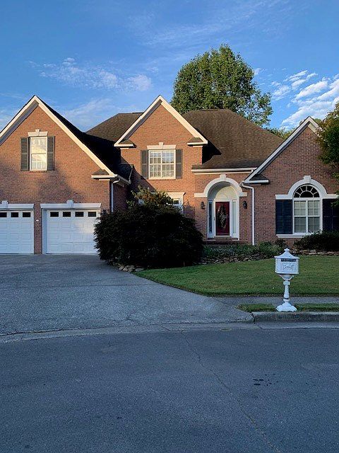2nd image of 1004 Wimbledon Dr