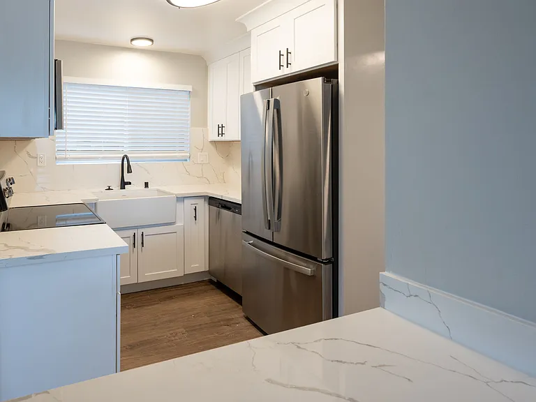 Skylark Apartments — Photo 13