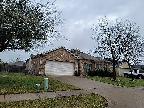 3rd image of 2102 Thistle Ln