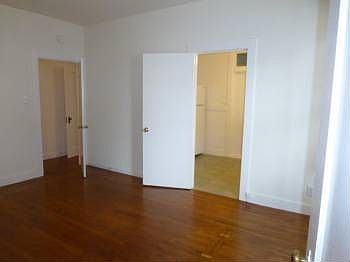 3rd image of 1589 Waller St