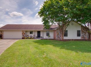 171 Silverwood Ln, Hazel Green, AL 35750