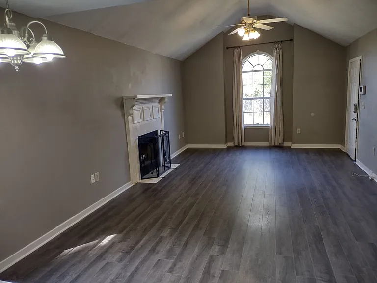 1204 Barnett Bend Cir — Photo 9