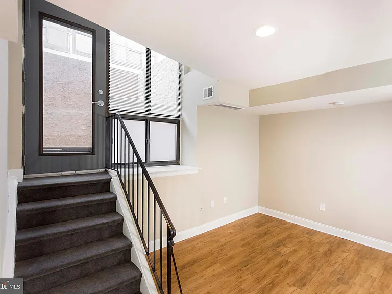 2031-5 South St #121 — Photo 17