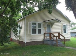 1023 Blakely St, Benton, IL 62812