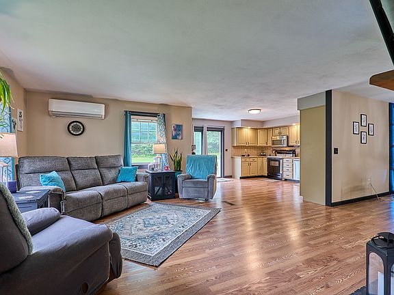 4th image of 408 E Berkshire Rd