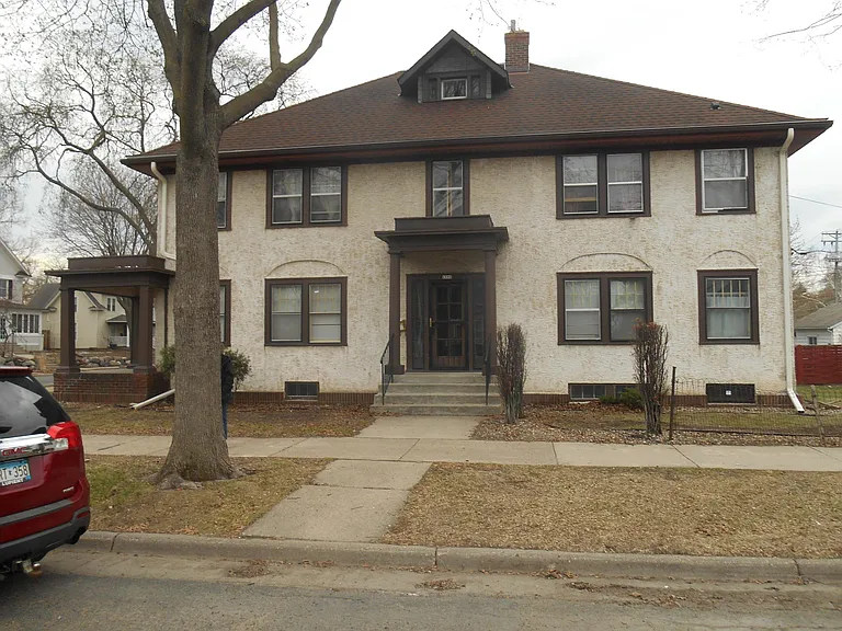 1305 W 34th St #UPPER — Photo 2