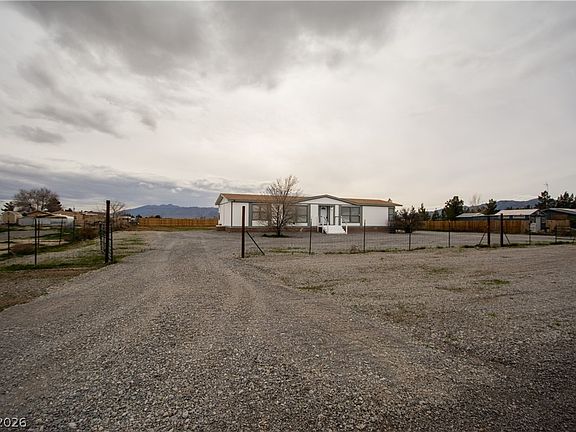 5th image of 3701 W Windsong Ln