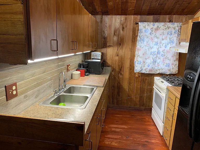 139 Meadows Ln — Photo 26