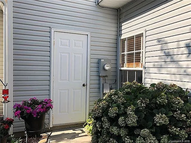 3024 Mannington Dr — Photo 6
