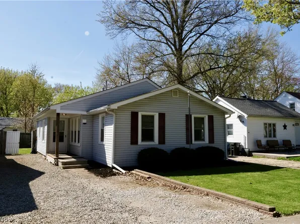 550 W Shore Blvd, Sheffield Lake, OH 44054