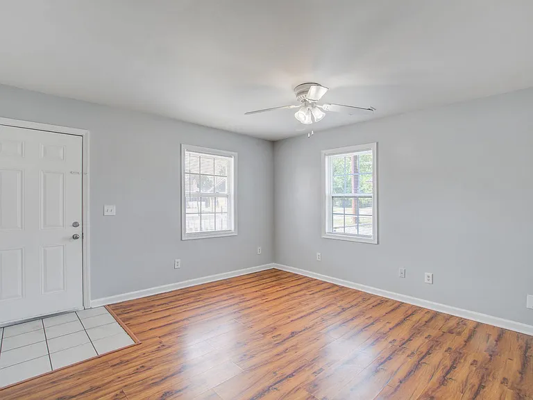 2150 Becker St — Photo 4