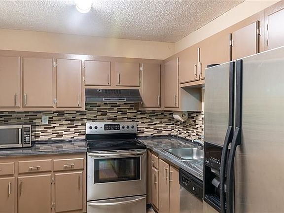 2nd image of 1800 N Lauderdale Ave APT 1114
