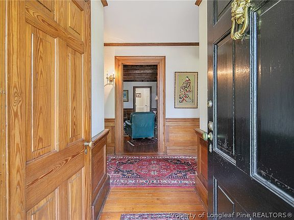 5th image of 1610 Twin Oak Dr