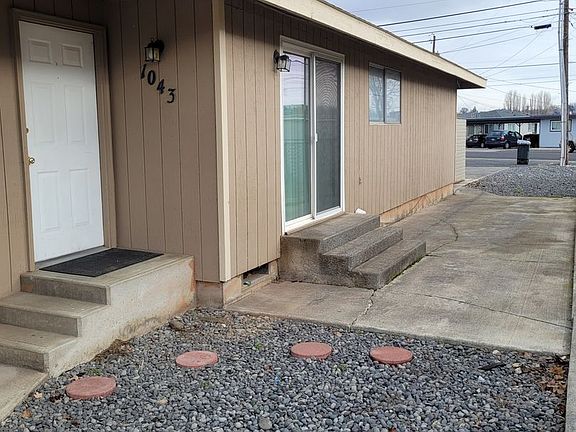 2nd image of 1043 W Rose Ave
