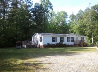 467 Freemans Pond Rd, Wakefield, VA 23888
