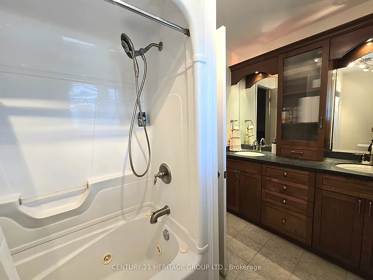 163 Fox Run — Photo 16
