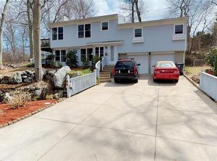 48 Rip Van Winkle Cir, Warwick, RI 02886
