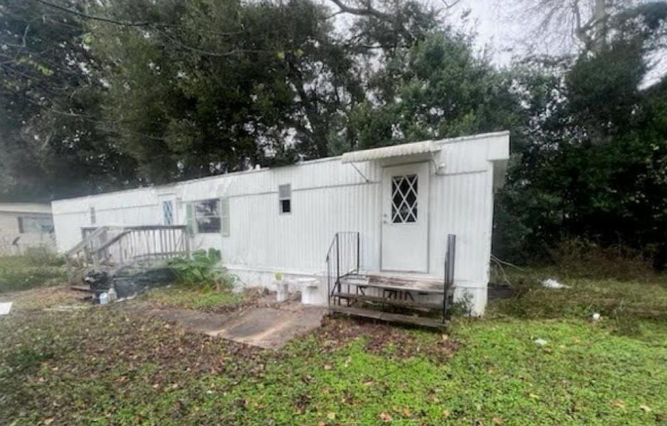 1st image of 901 NE 95th St Lot 13