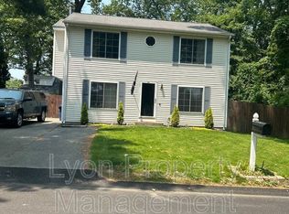 497 Lake Shore Dr, Warwick, RI 02889