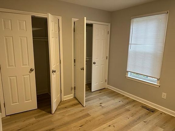 5th image of 517 Burgess St