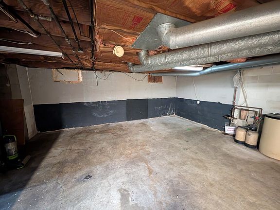 5th image of 2303 Lane Ave