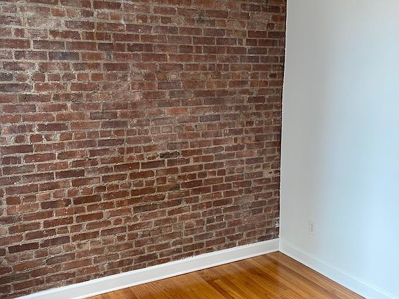 4th image of 202 E 6th St #13F