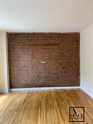 Rented by A Space Realty NY LLC | media 7