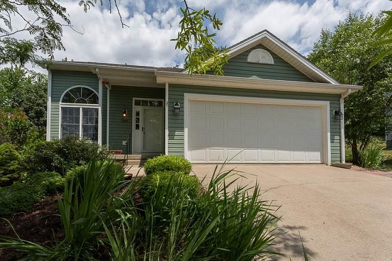1st image of 1180 King Edwards Way