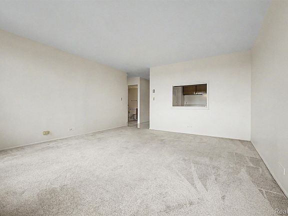 5th image of 22700 Garrison St APT 707
