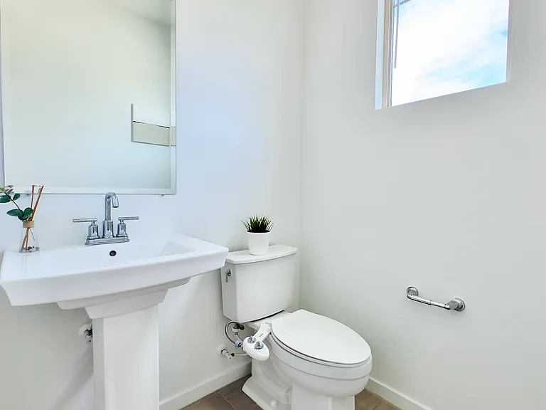 3109 E Louise Dr — Photo 9