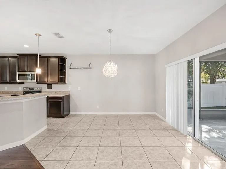 10013 Stockbridge St — Photo 7
