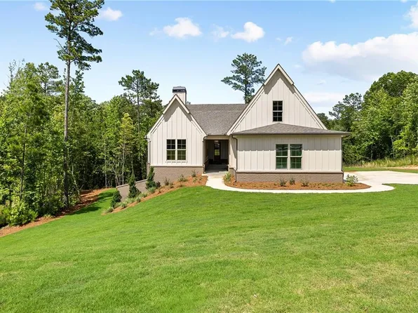 105 Forest Berry Ct, Newnan, GA 30265