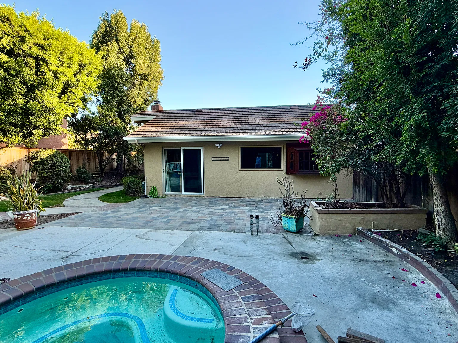 3 bed, 1700 sqft, $5,600 — Photo 2