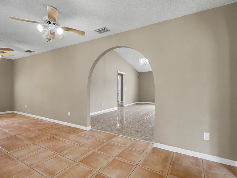 4 Foxhall Ct — Photo 33
