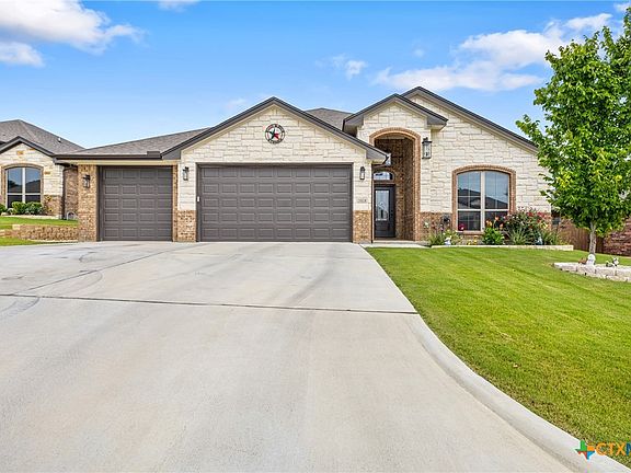 3rd image of 3424 Waggoner Dr