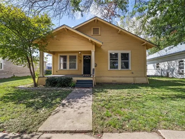 408 W Trinity St, Groesbeck, TX 76642