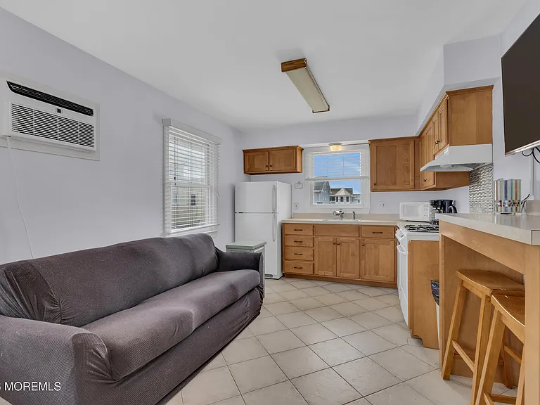 8 President Ave #1 — Photo 5