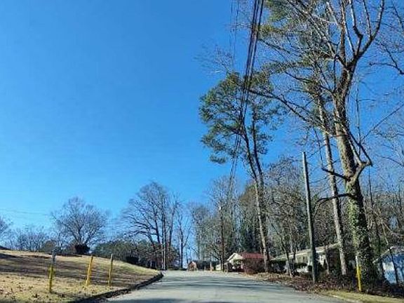 Exterior Neighborhood (street photo)