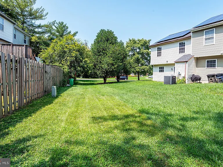 2406 Rosecroft Ct — Photo 34