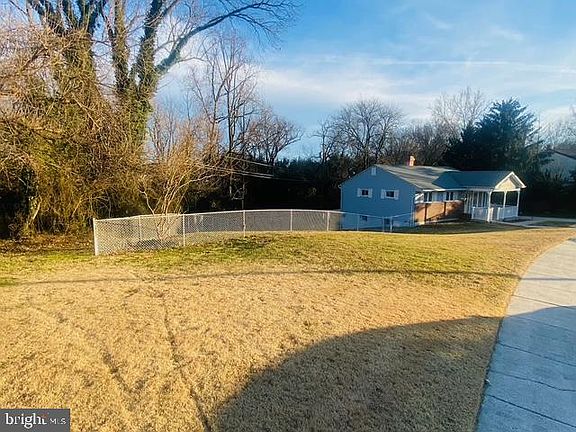 3rd image of 1215 Branch Ln
